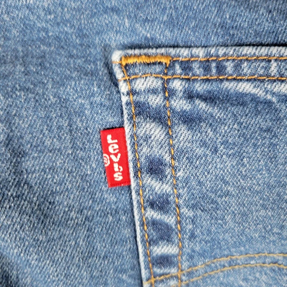 Levi's 505 Regular Fit Jeans Mens 38x30 Blue Straight Leg Medium Wash Denim